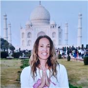 Profesora formadora en Yoga y Meditacion aplicada lo terapeutico, profesora de anatomía y fisiología aplicadas al Yoga